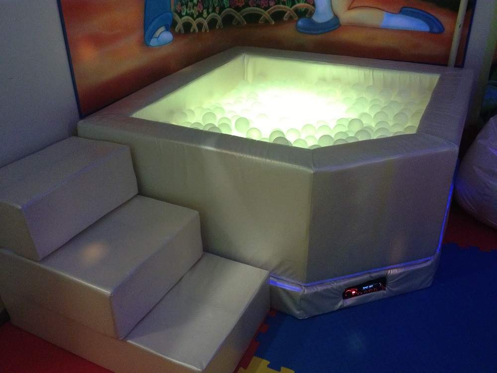 Интерактивный сухой бассейн